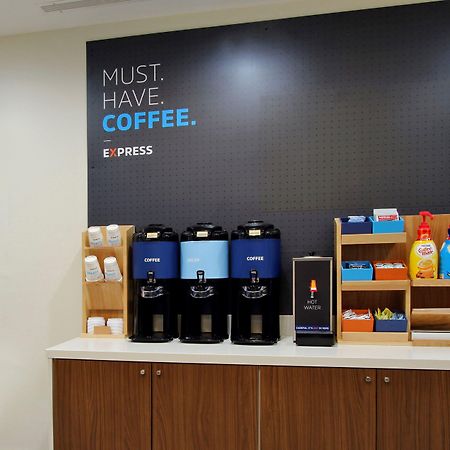 Holiday Inn Express Hotel & Suites Columbus By Ihg Extérieur photo