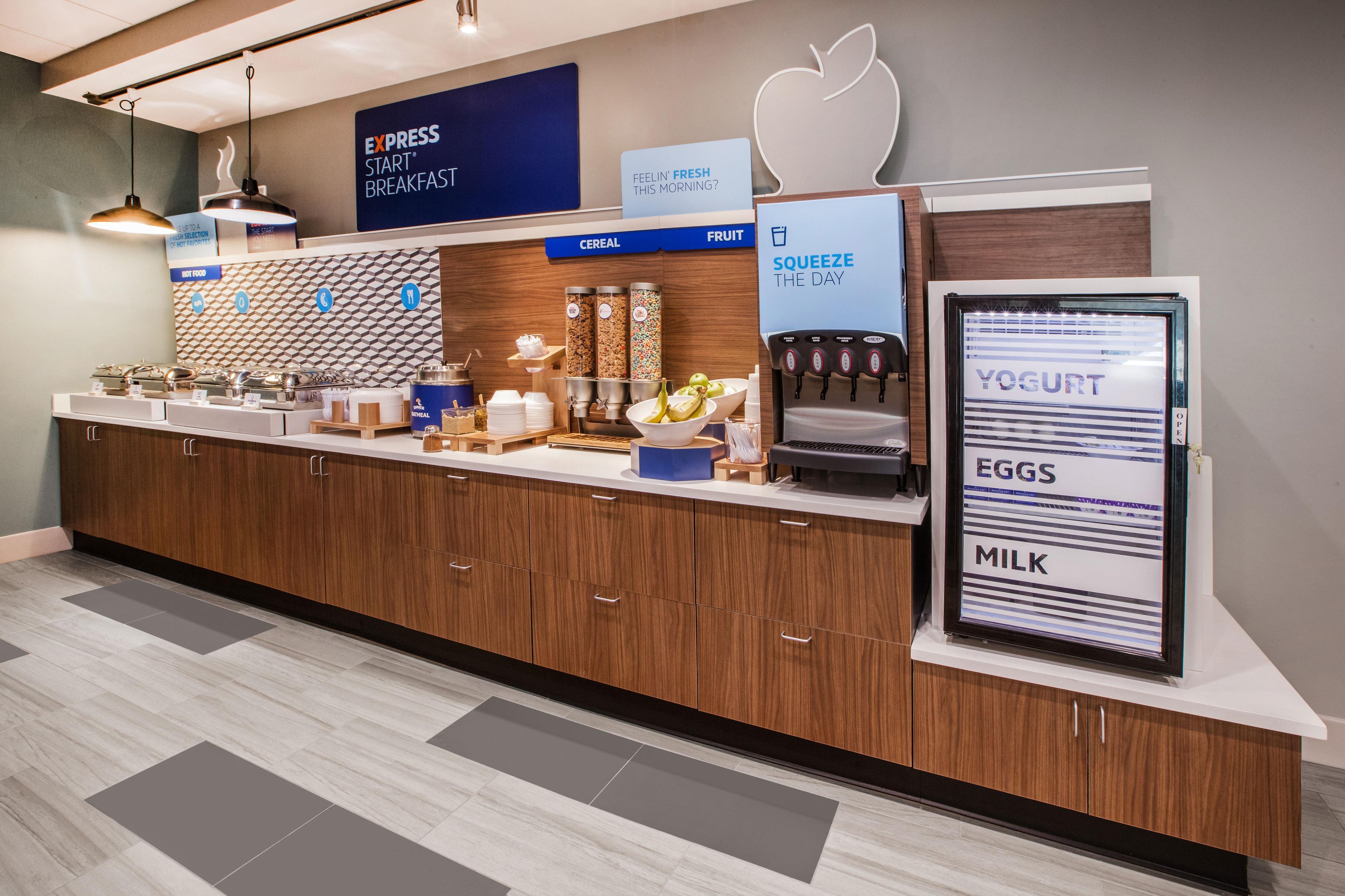 Holiday Inn Express Hotel & Suites Columbus By Ihg Extérieur photo