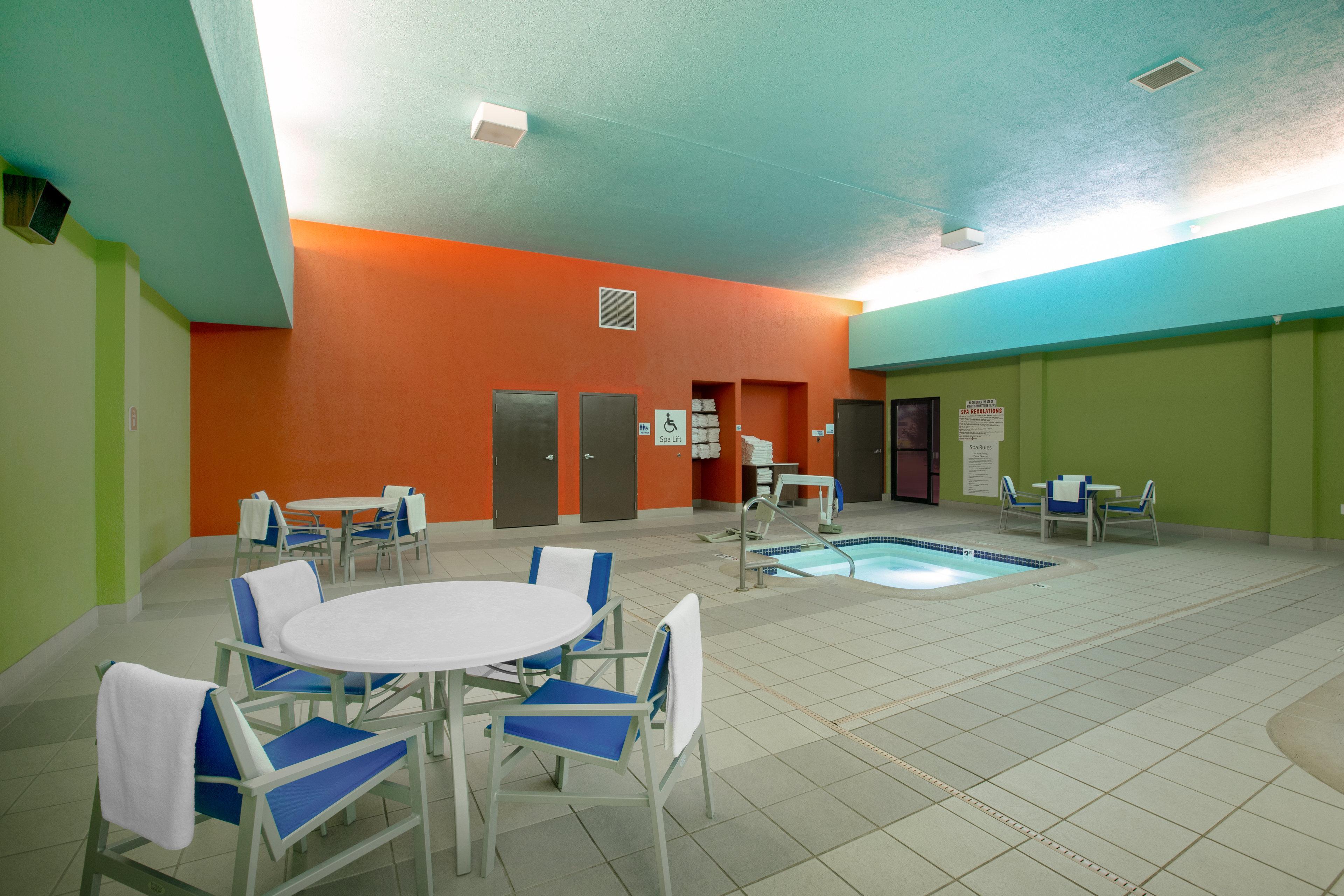 Holiday Inn Express Hotel & Suites Columbus By Ihg Extérieur photo