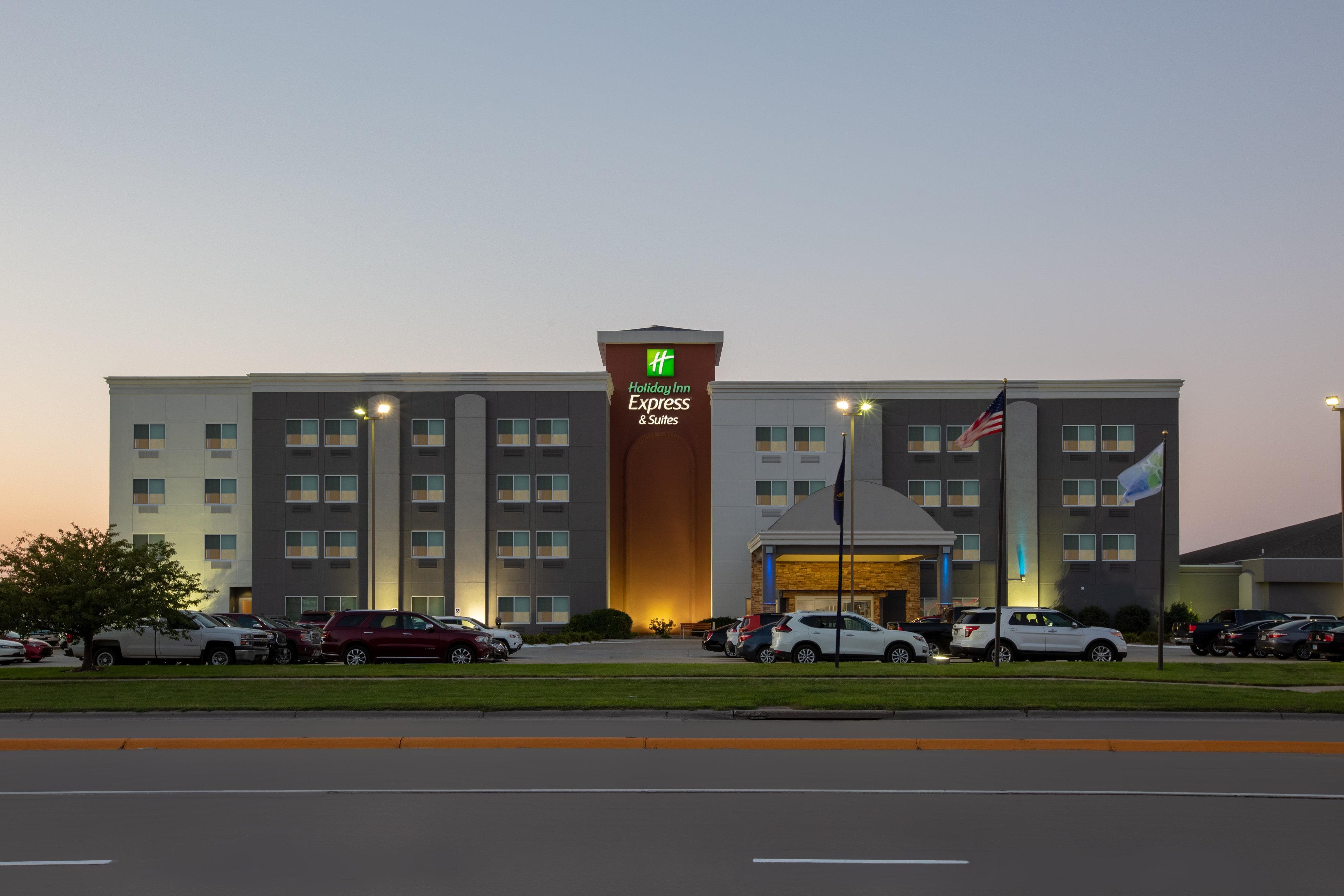 Holiday Inn Express Hotel & Suites Columbus By Ihg Extérieur photo