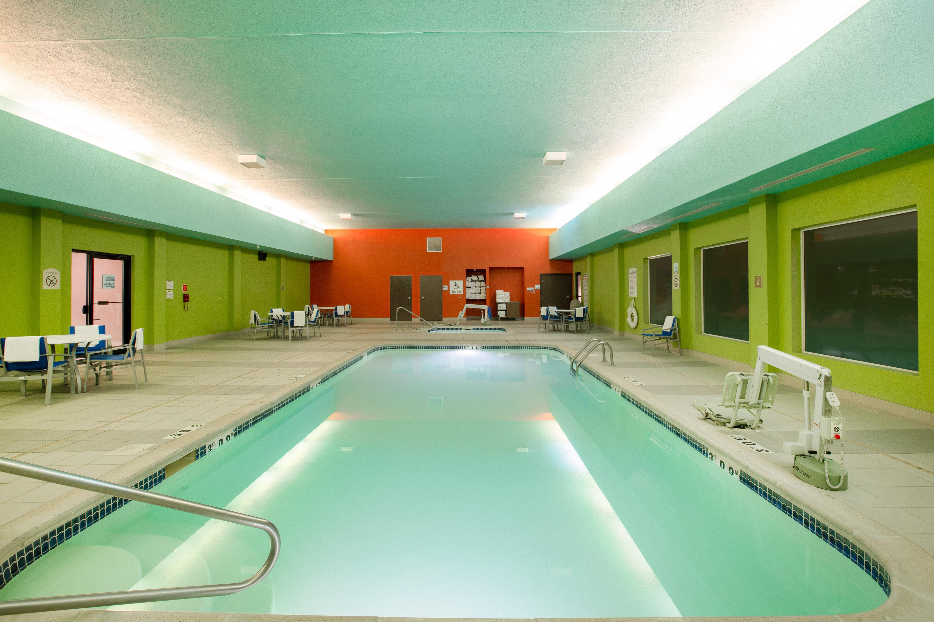 Holiday Inn Express Hotel & Suites Columbus By Ihg Extérieur photo