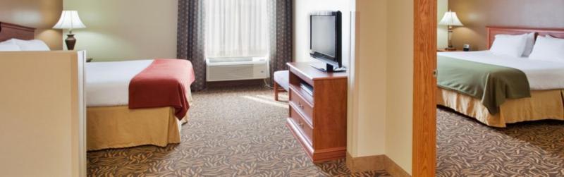 Holiday Inn Express Hotel & Suites Columbus By Ihg Extérieur photo