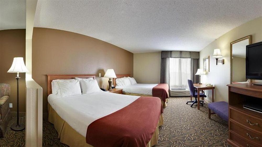 Holiday Inn Express Hotel & Suites Columbus By Ihg Extérieur photo