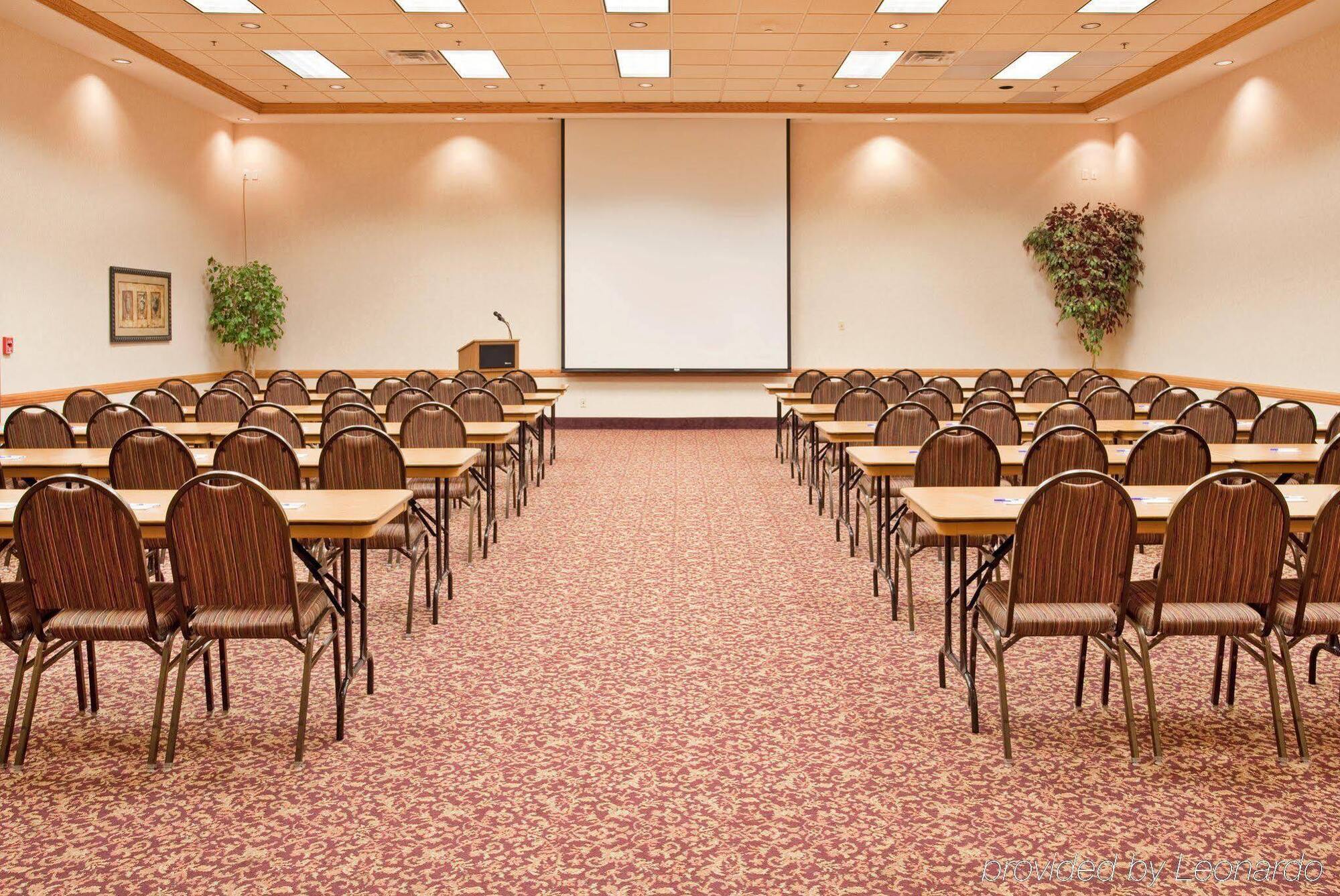 Holiday Inn Express Hotel & Suites Columbus By Ihg Extérieur photo