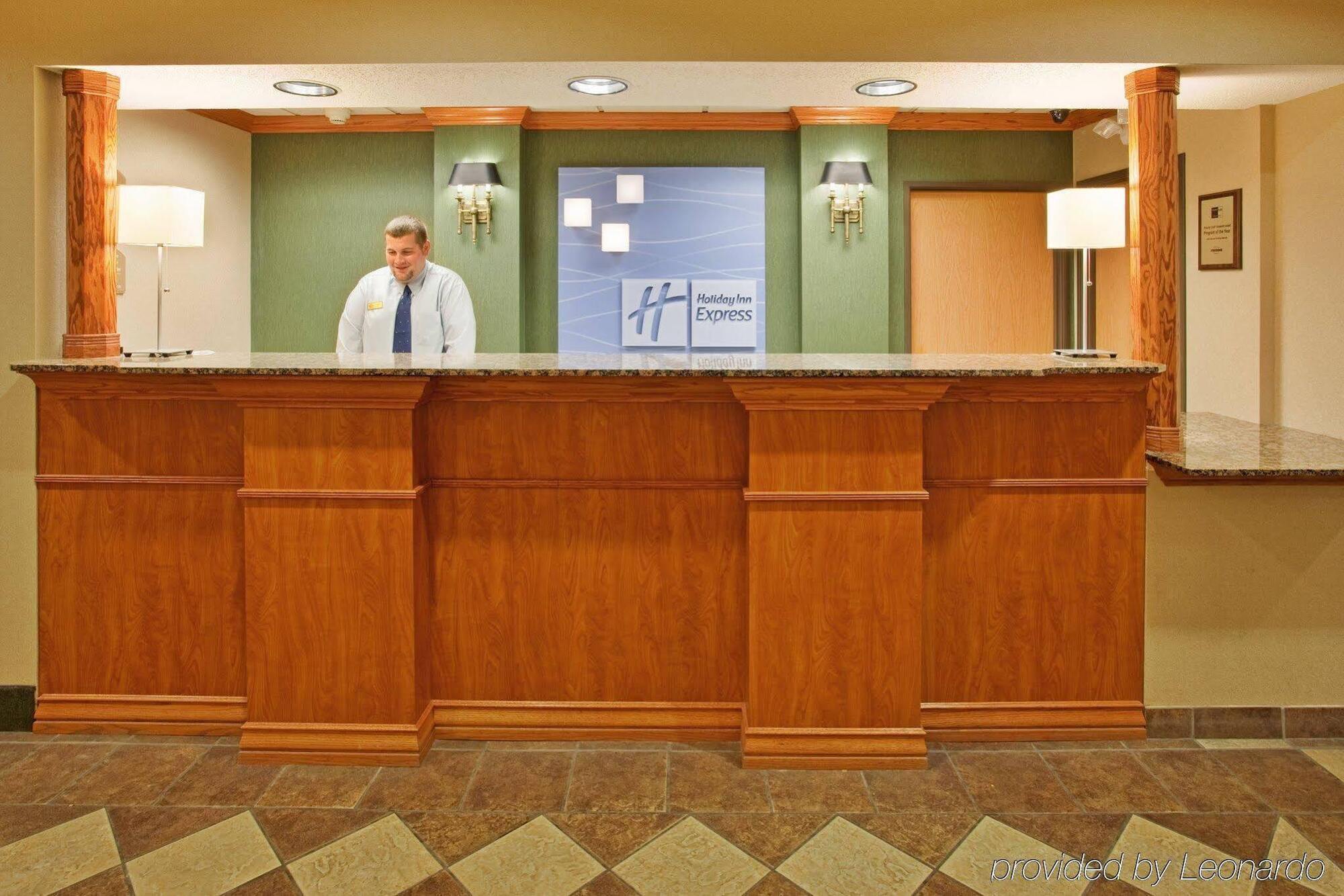 Holiday Inn Express Hotel & Suites Columbus By Ihg Extérieur photo